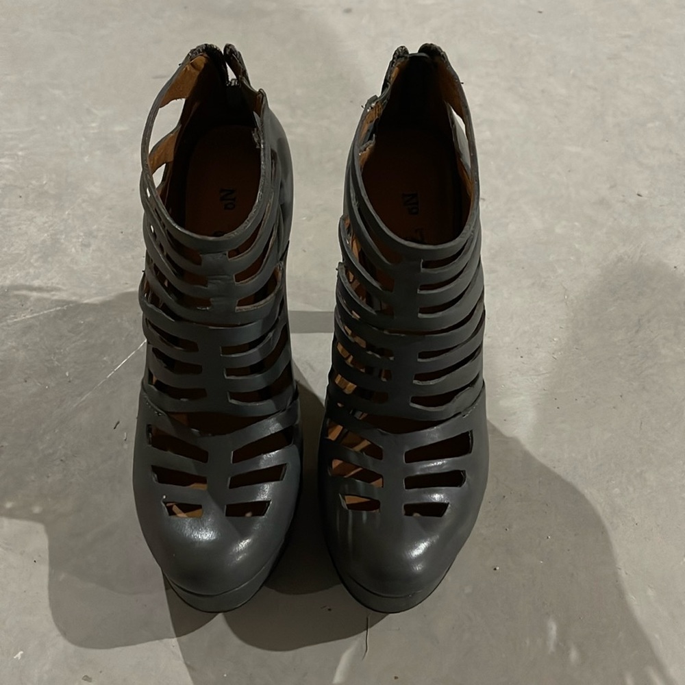 No 704b grey leather booties